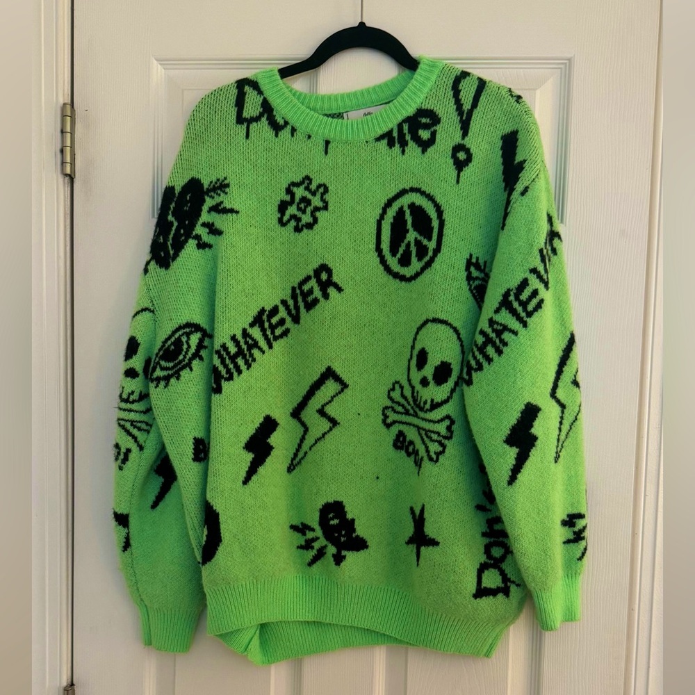 Adika Oversized Green Graphic Sweater
